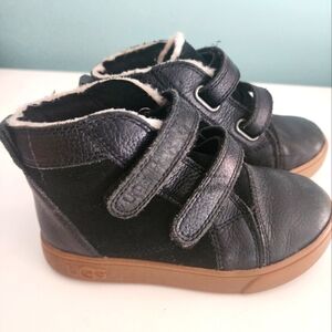Boys Uggs Boots Size 9